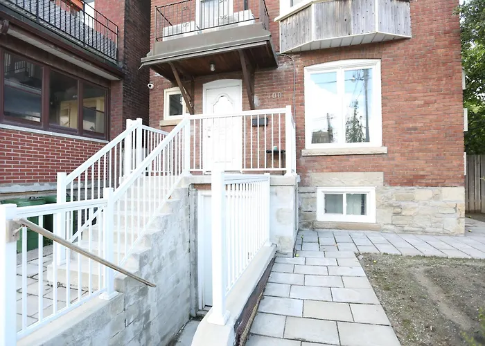 Xiao Wang Bed & Breakfast Toronto